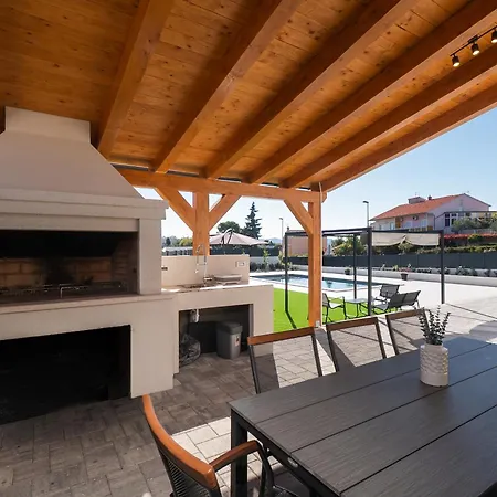 Luni With Private Heated Pool * Brodarica (Sibenik-Knin)