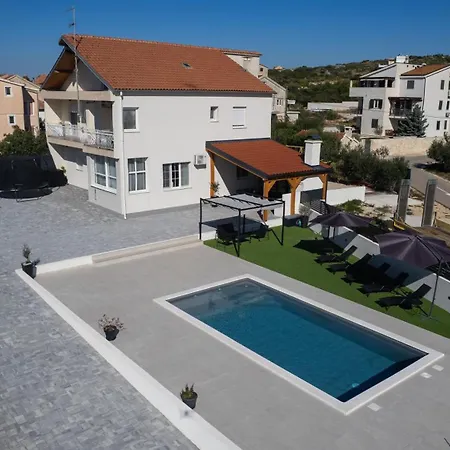 Luni With Private Heated Pool * Brodarica (Sibenik-Knin)