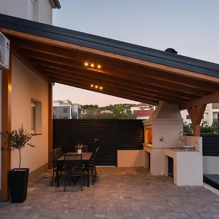 Luni With Private Heated Pool Brodarica (Sibenik-Knin)