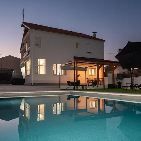 Luni With Private Heated Pool Vila Brodarica (Sibenik-Knin)