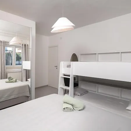 Luni With Private Heated Pool Brodarica (Sibenik-Knin)