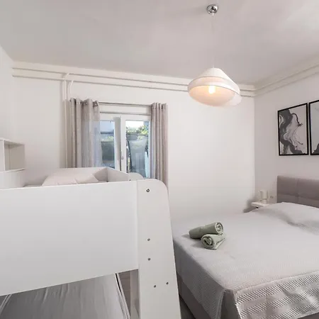 Luni With Private Heated Pool Villa