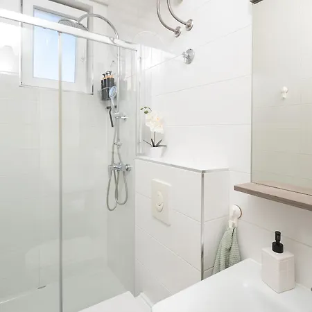 Villa Luni With Private Heated Pool Brodarica (Sibenik-Knin)