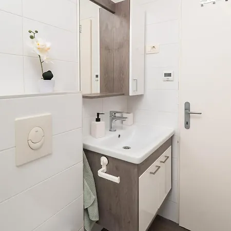 Luni With Private Heated Pool *