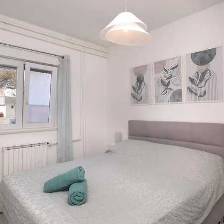 Villa Luni With Private Heated Pool