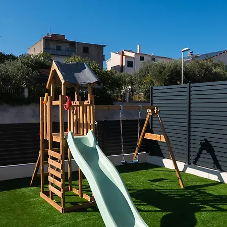 Luni With Private Heated Pool * Brodarica (Sibenik-Knin)