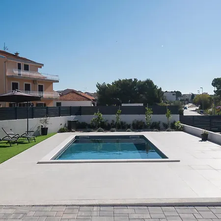 Βίλα Luni With Private Heated Pool *