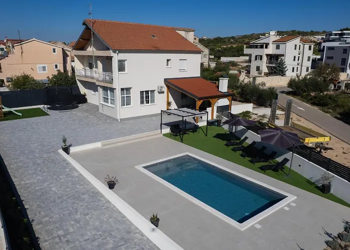Luni With Private Heated Pool * Brodarica (Sibenik-Knin)
