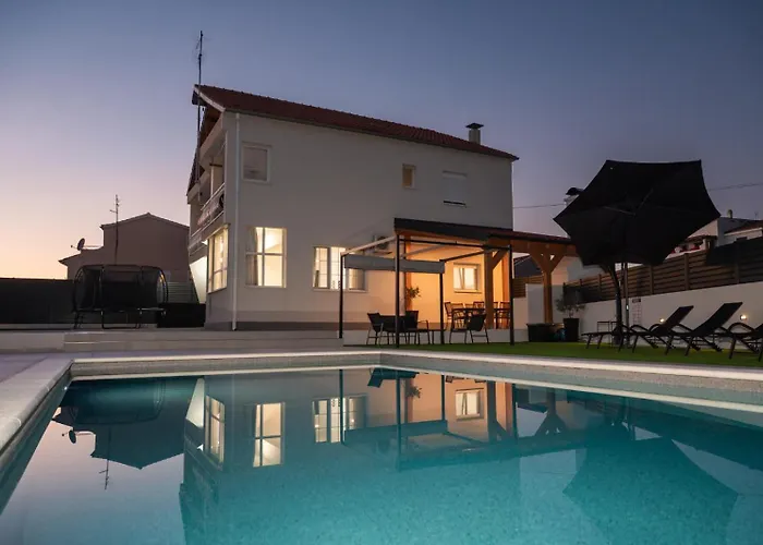 Luni With Private Heated Pool Vila Brodarica (Sibenik-Knin)
