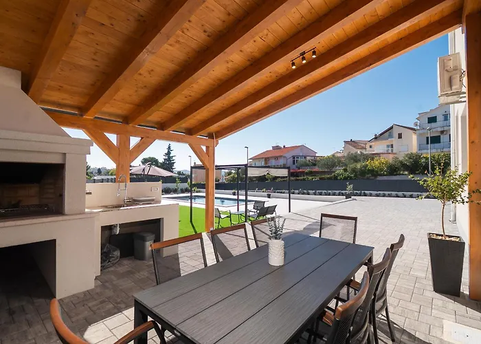 Luni With Private Heated Pool Vila Brodarica (Sibenik-Knin)