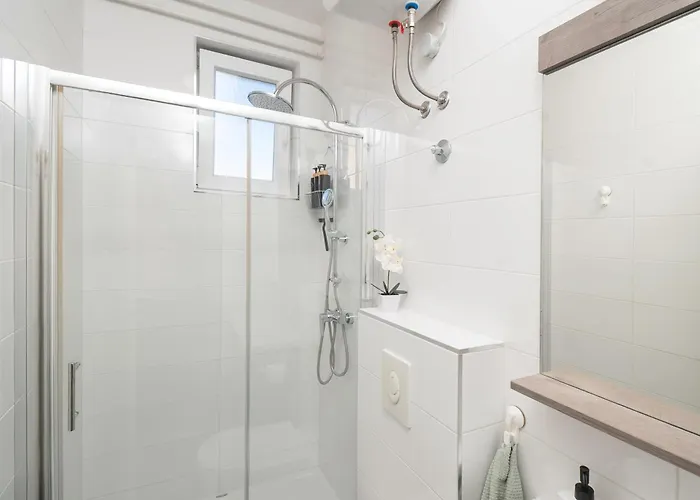 Luni With Private Heated Pool Brodarica (Sibenik-Knin)