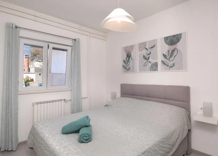 Vila Luni With Private Heated Pool