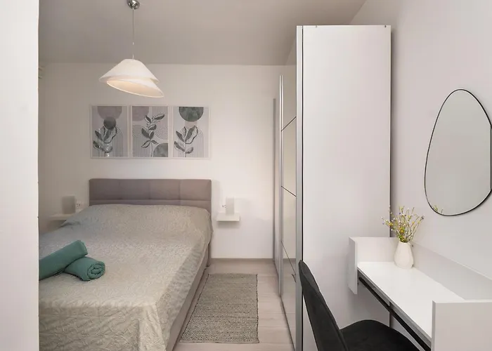 Luni With Private Heated Pool * Brodarica (Sibenik-Knin)