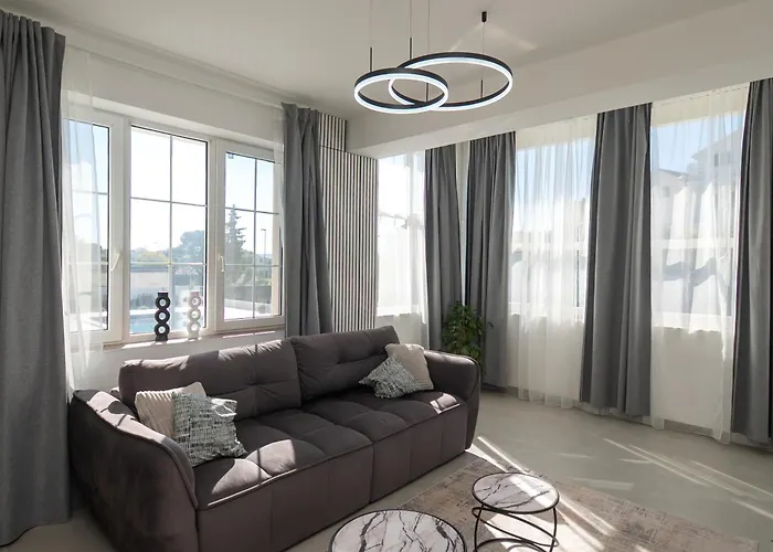 Luni With Private Heated Pool * Brodarica (Sibenik-Knin)