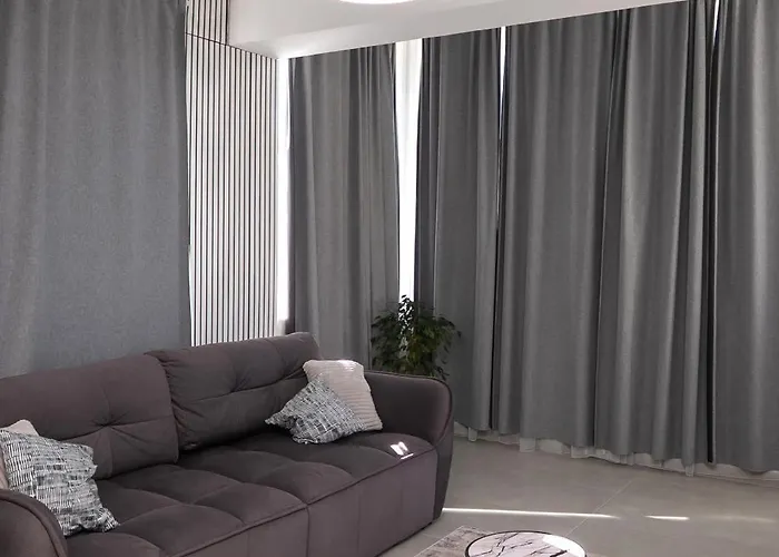 Vila Luni With Private Heated Pool *