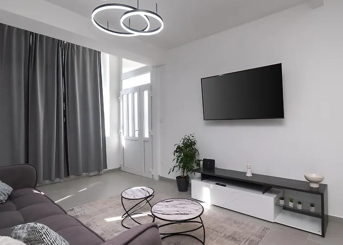 Luni With Private Heated Pool Brodarica (Sibenik-Knin)