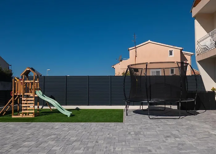 Vila Luni With Private Heated Pool *