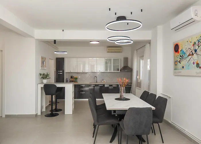 Luni With Private Heated Pool Vila Brodarica (Sibenik-Knin)