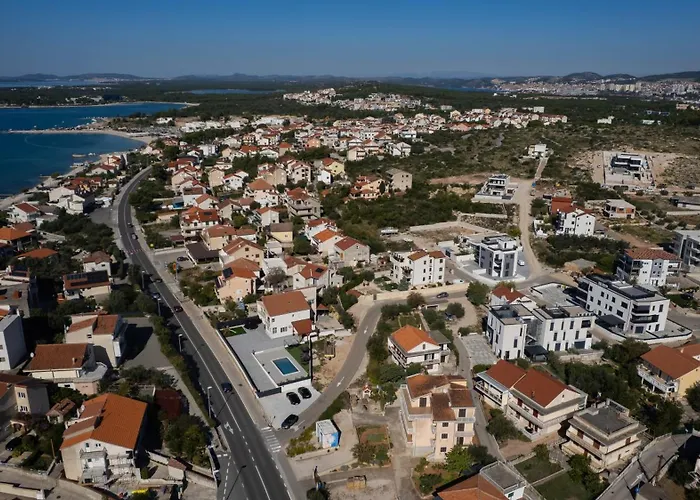 Luni With Private Heated Pool Brodarica (Sibenik-Knin)